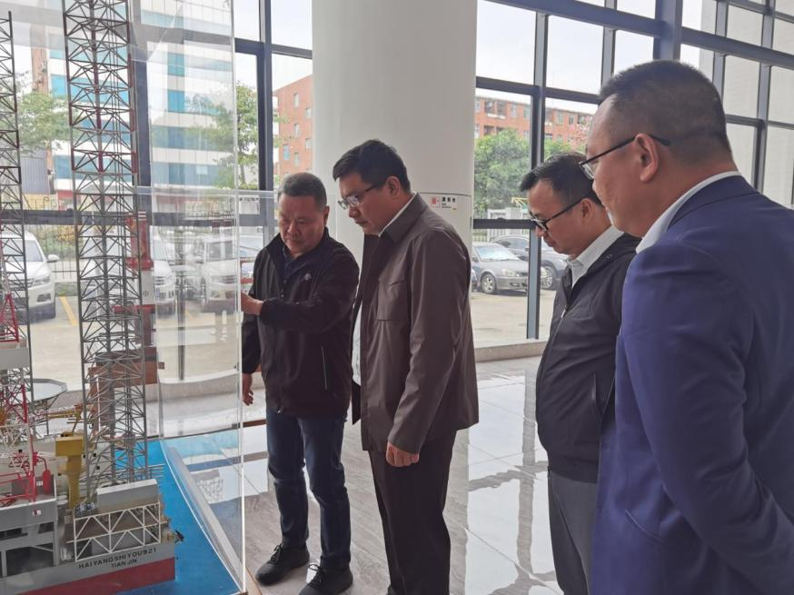 佛山市人才發(fā)展集團(tuán)、佛山市科創(chuàng)控股領(lǐng)導(dǎo)蒞臨我司調(diào)研指導(dǎo)！