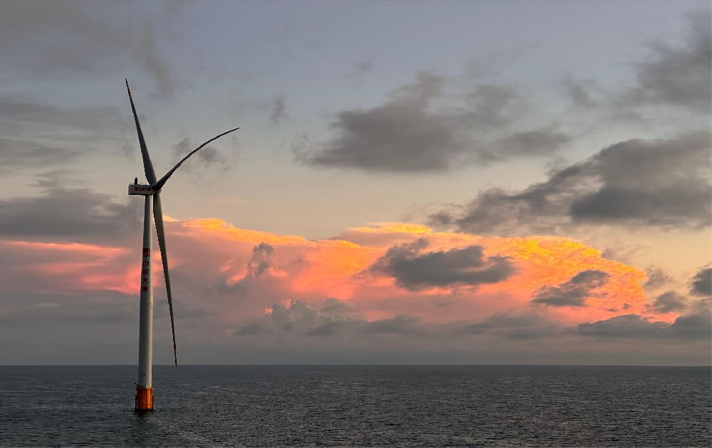 海南1200MW海上風(fēng)電項(xiàng)目！精銦01完成首臺風(fēng)機(jī)安裝